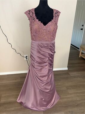 La Femme Mauve Lace & Satin Evening Gown